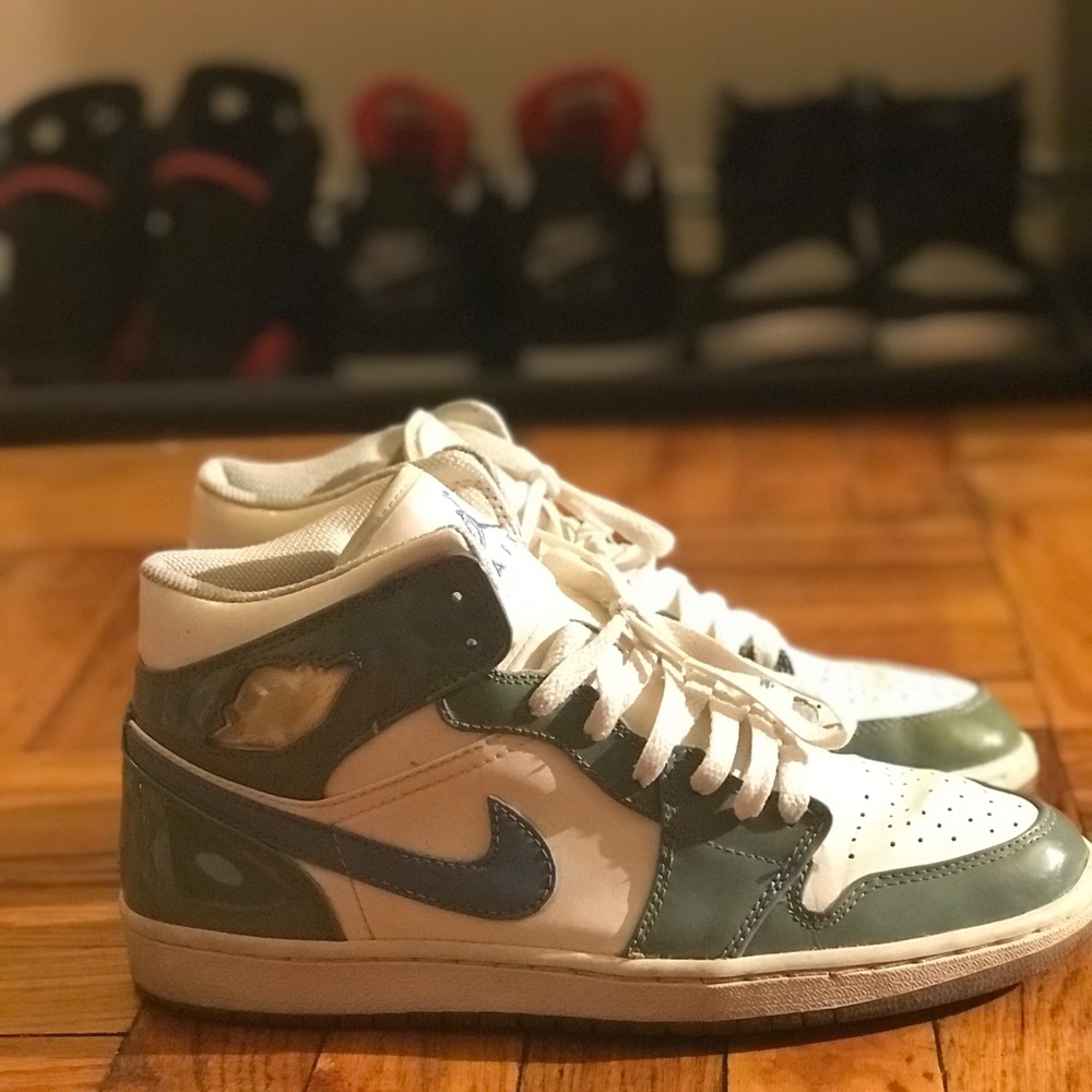 Air Jordan 1 Mid